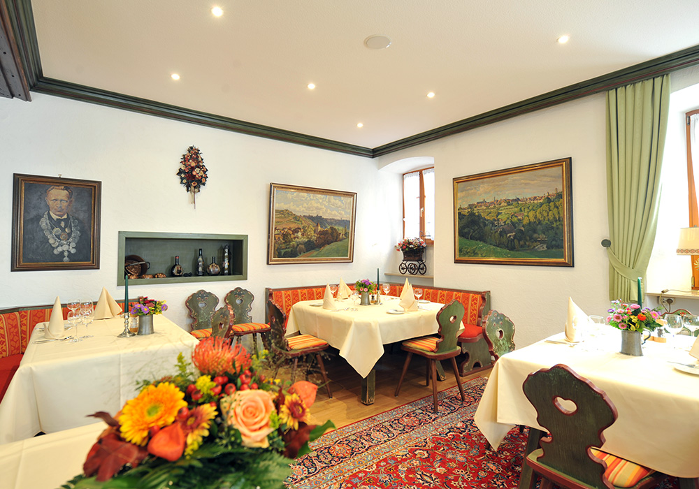 Die Tiroler Stube im Hotel Tilman Rimenschneider in Rothenburg ob der Tauber Die Tiroler Stube im Hotel Tilman Rimenschneider in Rothenburg ob der Tauber